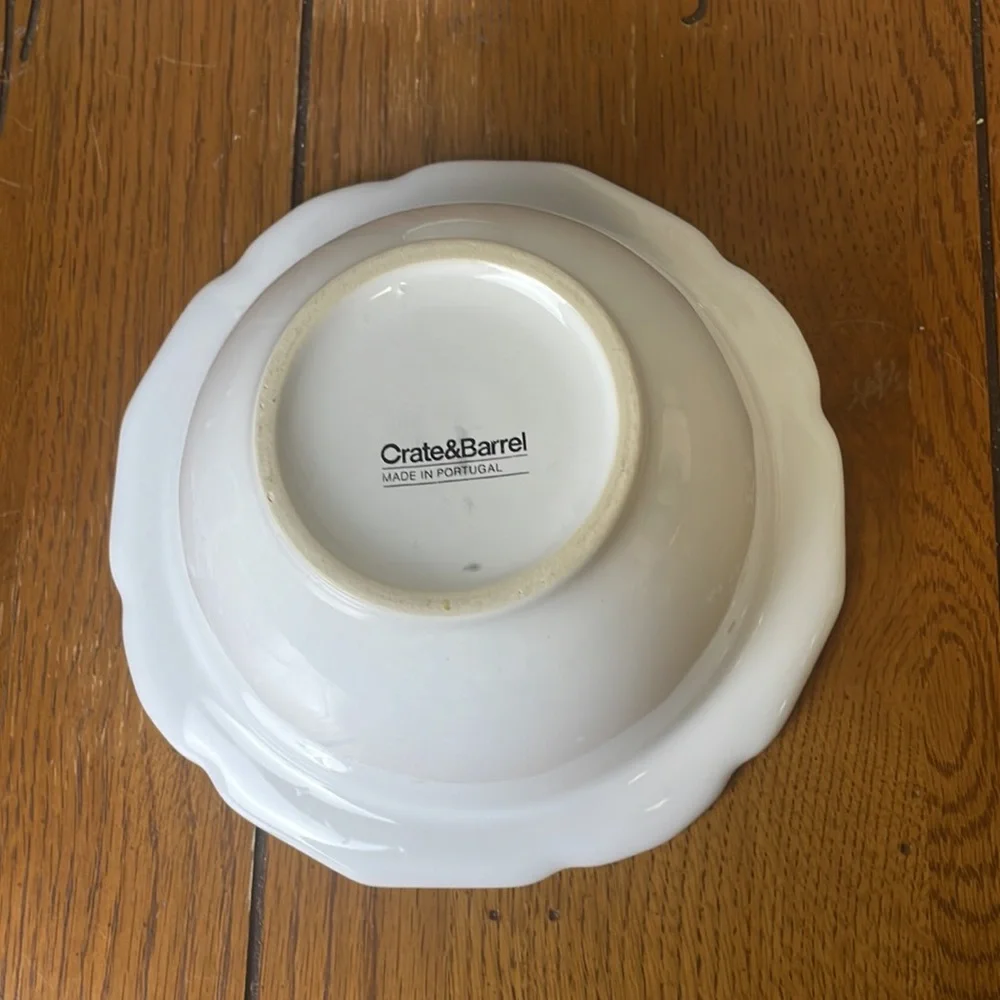 Crate & Barrel Scalloped Edge Soup Cereal Bowls